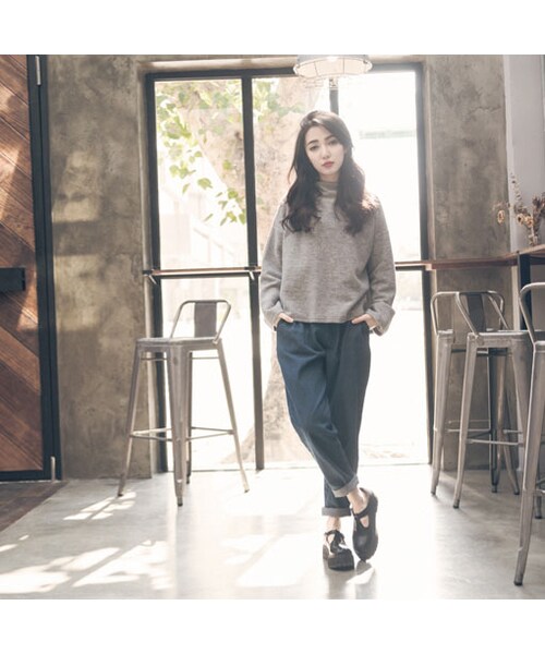 QUEEN SHOP（クイーンショップ）の「壓褶造型高腰拉鍊牛仔長褲 兩色售 S/M（パンツ・レディース・深藍/淺藍・S/M）」の3枚目の写真