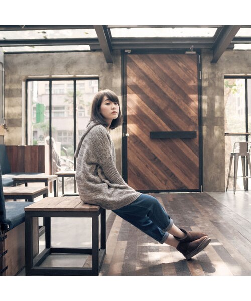 QUEEN SHOP（クイーンショップ）の「壓褶造型高腰拉鍊牛仔長褲 兩色售 S/M（パンツ・レディース・深藍/淺藍・S/M）」の4枚目の写真