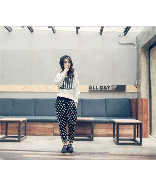 QUEEN SHOP（クイーンショップ）の「HELLO條紋上衣 兩色售（トップス・レディース・黑/灰・F）」の8枚目の写真