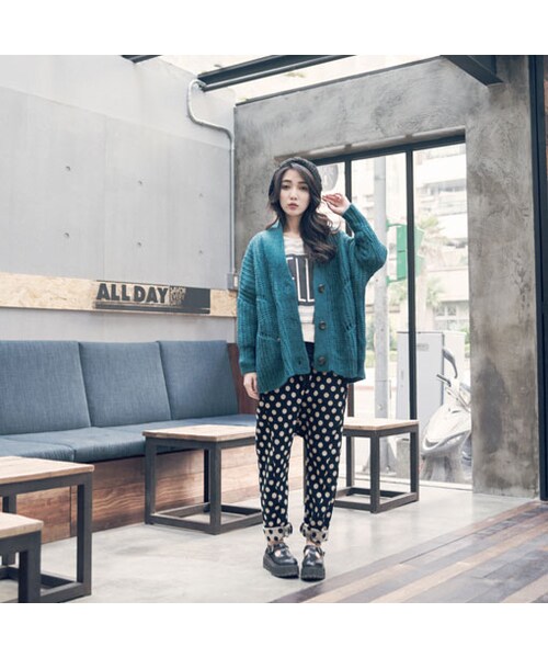 QUEEN SHOP（クイーンショップ）の「HELLO條紋上衣 兩色售（トップス・レディース・黑/灰・F）」の4枚目の写真