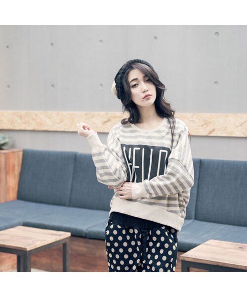 QUEEN SHOP（クイーンショップ）の「HELLO條紋上衣 兩色售（トップス・レディース・黑/灰・F）」の2枚目の写真