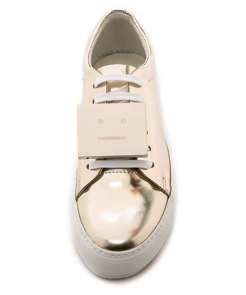 Acne Studios(アクネストゥディオズ)の「Acne Studios Adriana Metallic Sneakers(スニーカー・レディース・Light Gold・36/40/39/41)」の3枚目の写真