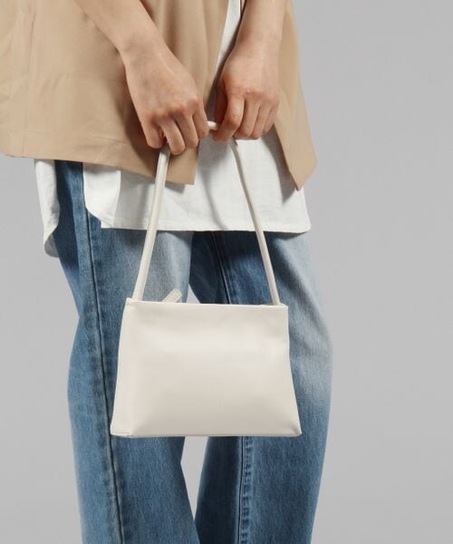 ALAND（エーランド）の「3.3 Field Trip／モダンスクエアBAG（バッグ・レディース・ブラック(19)/ブラウン(50)/アイボリー(52)・FREE）」の4枚目の写真