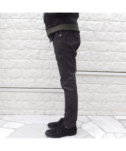 BRIMSTONE&TREACLE（ブリムストーンアンドトリークル）の「フェイクスエードテーパードパンツ（その他パンツ・メンズ・ブラック・S/M）」の4枚目の写真