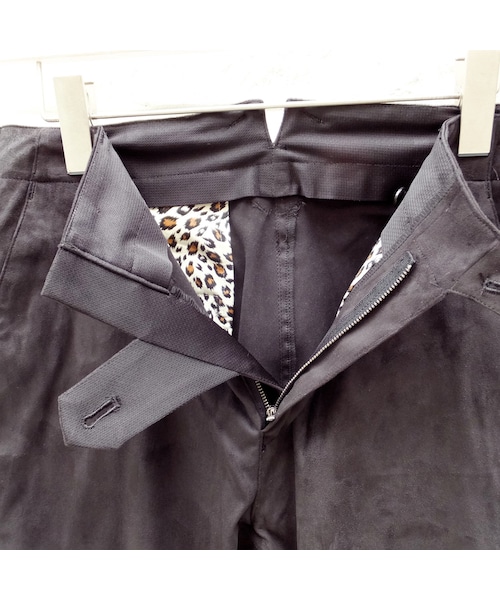 BRIMSTONE&TREACLE（ブリムストーンアンドトリークル）の「フェイクスエードテーパードパンツ（その他パンツ・メンズ・ブラック・S/M）」の8枚目の写真