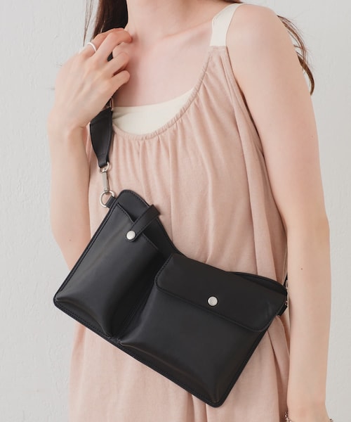 Kastane(カスタネ)の「2WAYボディBAG(ボディバッグ/ウエストポーチ・レディース・ブルー/ブラック/ベージュ・F)」の2枚目の写真