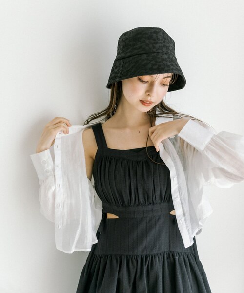 OLIVE des OLIVE（オリーブデオリーブ）の「ダブルフロントクロップドシャツ（トップス・レディース・オフホワイト/ブルー系その他/サックスブルー/ブラック系その他・FREE）」の2枚目の写真