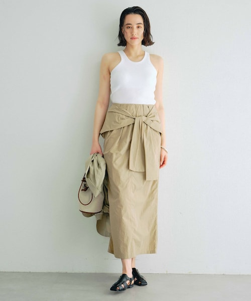 タフタベルテッドスカート