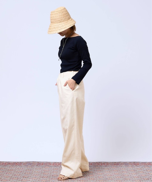 IENA（イエナ）の「IENA LA BOUCLE バックサテンチノパンツ