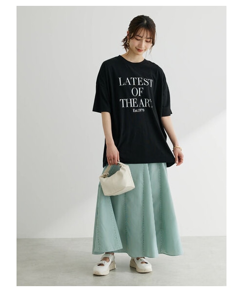 Green　Parks（グリーンパークス）の「キレイ目ロゴ半袖チュニック（トップス・オフホワイト/ブラック/ライトグリーン・F）」の2枚目の写真