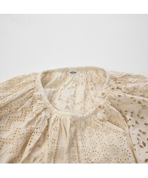 ◆美品◆45R◆藍カットワーク玉手箱のプカパフブラウス◆定価11万円 45R（フォーティファイブアール）の「カットワーク玉手箱のプカ