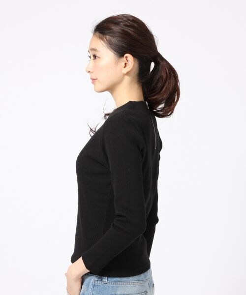 LOWRYS FARM(ローリーズファーム)の「テレコボトルネックプルオーバーロングスリーブ(トップス・レディース・オフ/ブラック/グレー/ピンク・M/L)」の5枚目の写真