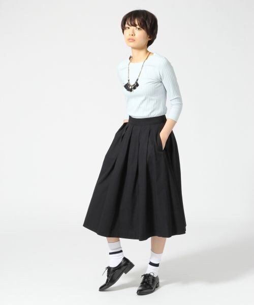 JEANASIS(ジーナシス)の「ツイルタックミモレスカート(スカート・レディース・オフホワイト/ホワイト系ストライプ/ブラック/オレンジ・FREE)」の14枚目の写真