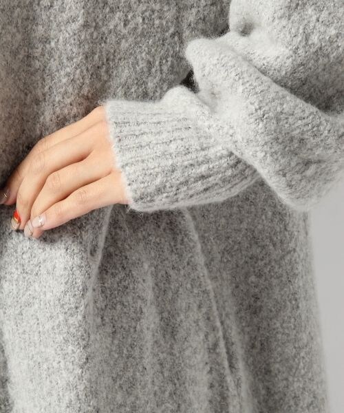 Heather（ヘザー）の「【予約会大好評アイテム】ミニブークレロングカーディガン（トップス・レディース・ライトグレー 12/ネイビー 88・FREE）」の6枚目の写真