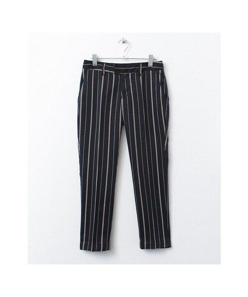 URBAN RESEARCH（アーバンリサーチ）の「PIN STRIPE TAPERED TROUSER（パンツ・レディース・OFF×NAVY/BLACK×OFF・36/38）」の2枚目の写真