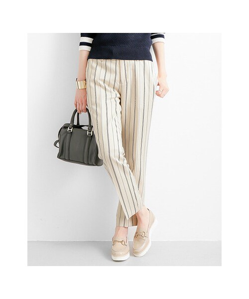 URBAN RESEARCH（アーバンリサーチ）の「PIN STRIPE TAPERED TROUSER（パンツ・レディース・OFF×NAVY/BLACK×OFF・36/38）」の3枚目の写真