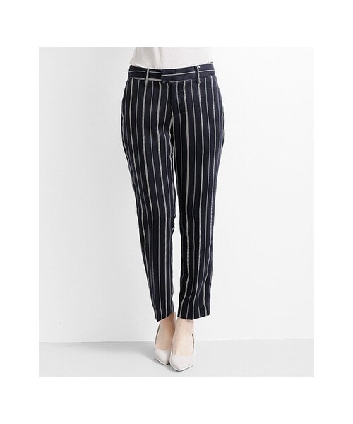 URBAN RESEARCH（アーバンリサーチ）の「PIN STRIPE TAPERED TROUSER（パンツ・レディース・OFF×NAVY/BLACK×OFF・36/38）」の9枚目の写真