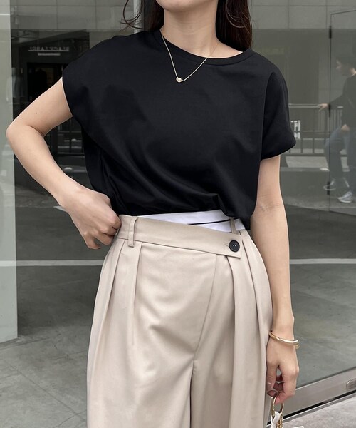 CAPRICIEUX LE'MAGE(カプリシューレマージュ)の「フレンチTシャツ(Tシャツ/カットソー・レディース・ホワイト/ベージュ/ブラック・F)」の2枚目の写真