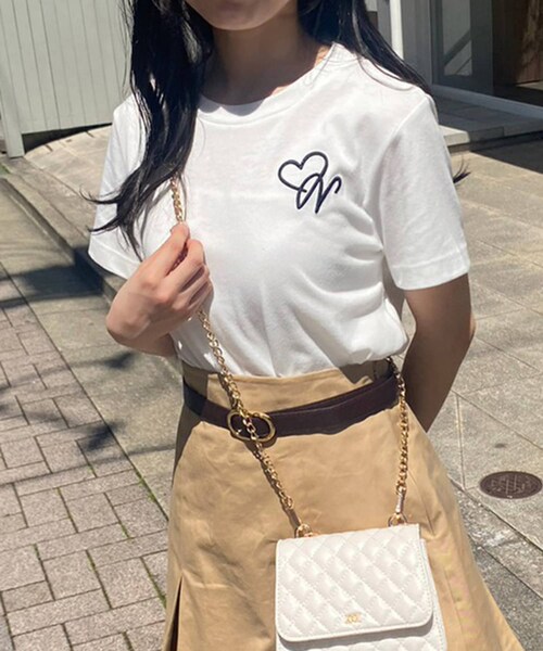 one after another NICE CLAUP(ワンアフターアナザーナイスクラップ)の「ワンポイントTee(Tシャツ/カットソー・レディース・オフホワイト/アイボリー/ピンク/その他12・0)」の1枚目の写真
