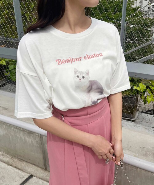 one after another NICE CLAUP(ワンアフターアナザーナイスクラップ)の「にゃんこBigTee(Tシャツ/カットソー・レディース・ホワイト/ホワイト系その他/ピンク/ピンク系その他・0)」の1枚目の写真