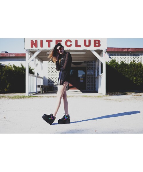 YRU（-）の「QOZMO（シューズ・レディース・BLACK）」の5枚目の写真