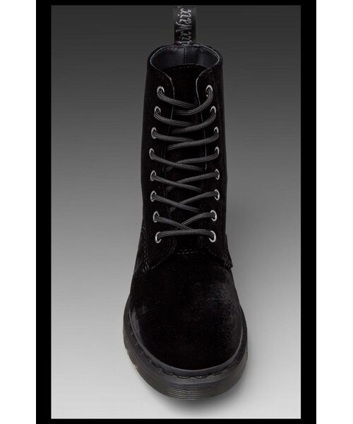 Dr. Martens（ドクターマーチン）の「Dr. Martens Page Velvet Boot（ブーツ・レディース・Black・10/6/7/8/9）」の2枚目の写真
