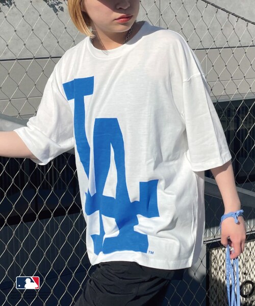 CIAOPANIC(チャオパニック)の「【MLB/エムエルビー】ビッグフロントロゴTシャツ(Tシャツ/カットソー・レディース・ホワイト/グリーン/ネイビー・M)」の1枚目の写真