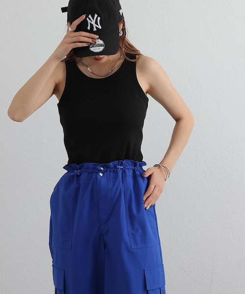 COLONY 2139（コロニートゥーワンスリーナイン）の「カップ付リブタンクトップ（タンクトップ・レディース・ホワイト/ブラック/チャコールグレー/グリーン/イエロー・S/M）」の3枚目の写真