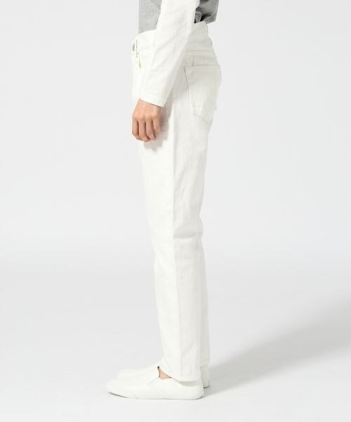 LOWRYS FARM（ローリーズファーム）の「ボーイフレンドデニムパンツ（パンツ・レディース・オフ/ライトブルー/ブルー・Ｓ/Ｍ/Ｌ）」の4枚目の写真