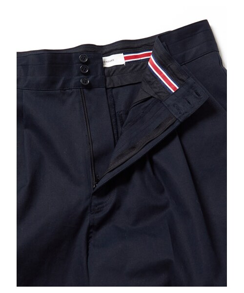 DRWCYS（ドロシーズ）の「ハイウエストチノパンツ（パンツ・レディース・ホワイト/ベージュ/ネイビー・M）」の7枚目の写真