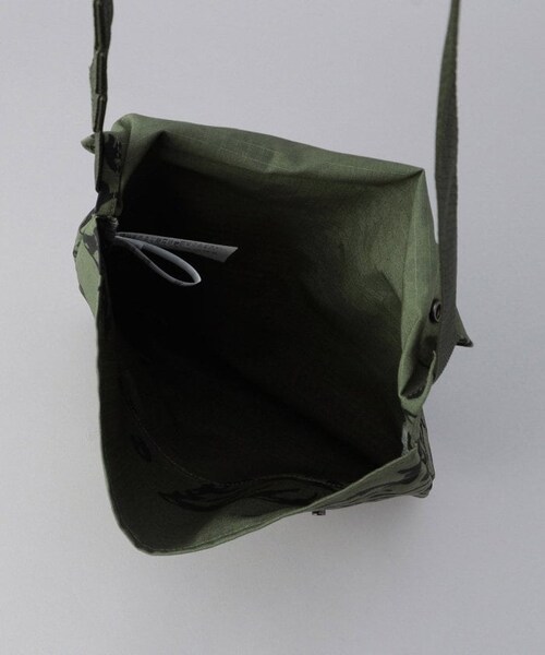 Engineered Garments（エンジニアードガーメンツ）の「Shoulder Pouch（バッグ・メンズ・グリーン・XXS）」の7枚目の写真