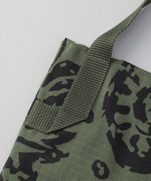 Engineered Garments（エンジニアードガーメンツ）の「Shoulder Pouch（バッグ・メンズ・グリーン・XXS）」の3枚目の写真