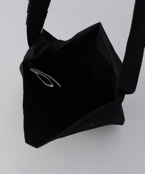 Engineered Garments（エンジニアードガーメンツ）の「Shoulder Pouch（バッグ・メンズ・ブラック・XXS）」の7枚目の写真