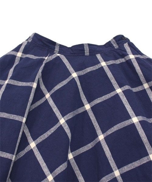 RNA-N（アールエヌエーエヌ）の「＜予約＞オリジナルチェックフレアスカート（スカート・レディース・ブラック/クリーム/ロイヤルブルー・M）」の4枚目の写真