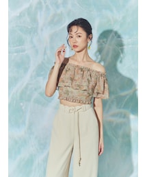 Marjorie | 絢麗迷宮，荷葉層次印花平口上衣