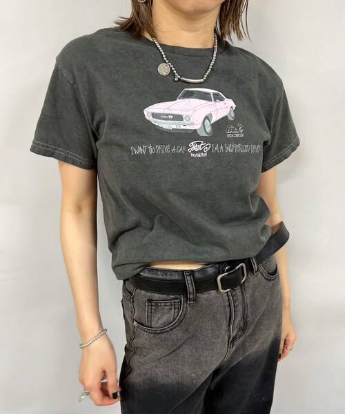 WHO'S WHO gallery(フーズフーギャラリー)の「FACTレーシングチビTEE(Tシャツ/カットソー・レディース・ホワイト/チャコールグレー・F)」の2枚目の写真