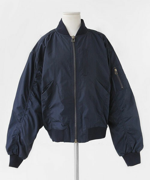 DHOLIC（ディーホリック）の「ルーズフィットミリタリーMA-1ジャケット（ミリタリージャケット・レディース・カーキ/ネイビー・free）」の2枚目の写真