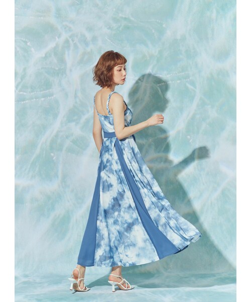 Marjorie（マージョリー）の「夏日人間，特殊編織肩帶獨家渲染洋裝