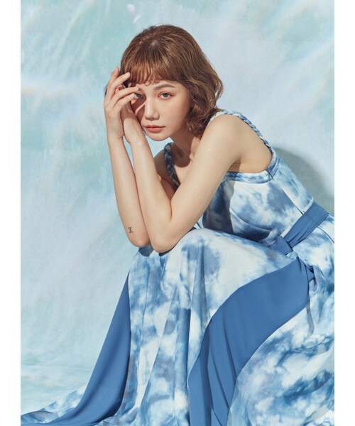 Marjorie（マージョリー）の「夏日人間，特殊編織肩帶獨家渲染洋裝