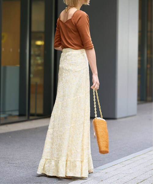 IENA(イエナ)の「《予約》IENA LA BOUCLE リーフ刺繍エスカルゴスカート(その他・ホワイト/36/38)」の9枚目の写真