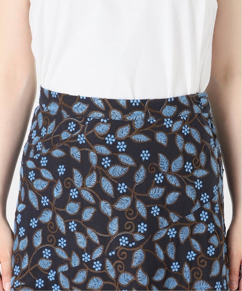 IENA(イエナ)の「《予約》IENA LA BOUCLE リーフ刺繍エスカルゴスカート(その他・ホワイト/36/38)」の22枚目の写真