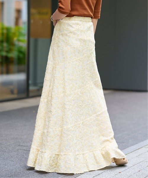 IENA(イエナ)の「《予約》IENA LA BOUCLE リーフ刺繍エスカルゴスカート(その他・ホワイト/36/38)」の6枚目の写真