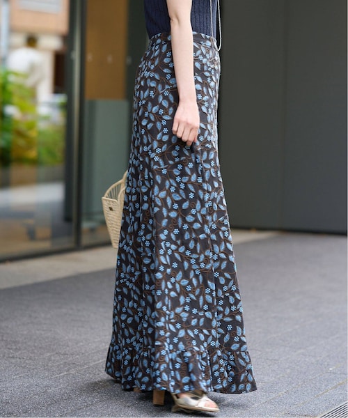 IENA(イエナ)の「《予約》IENA LA BOUCLE リーフ刺繍エスカルゴスカート(その他・ホワイト/36/38)」の14枚目の写真