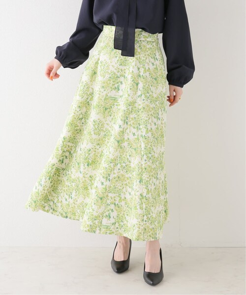 La TOTALITE（ラトータリテ）の「タフタプリントフレアスカート