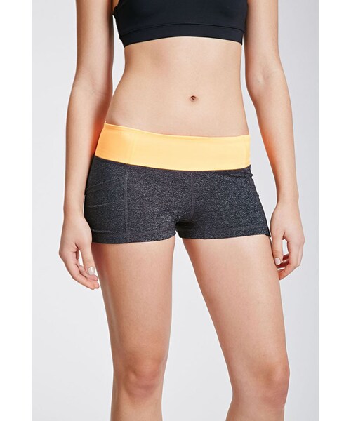 FOREVER 21（フォーエバー トゥエンティーワン）の「サイドポケットヨガショートパンツ（その他・レディース・CHARCOAL・X-Small/Small/Medium/Large）」の3枚目の写真