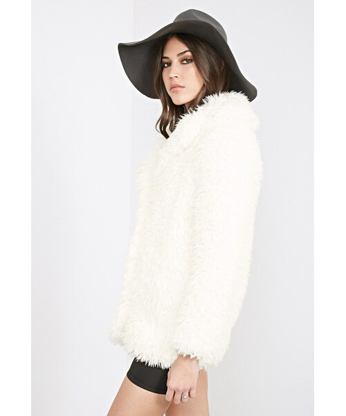 FOREVER 21（フォーエバー トゥエンティーワン）の「フェイクシープオーバーコート（ジャケット/アウター・レディース・CREAM/PINK・Small/Medium/Large）」の2枚目の写真