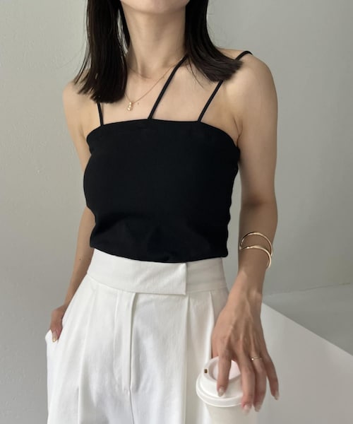 CAPRICIEUX LE'MAGE（カプリシューレマージュ）の「アシメストラップキャミ（タンクトップ・レディース・ホワイト/グレージュ/ブラック・36/38）」の2枚目の写真