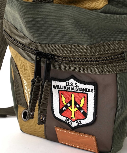 AVIREX（アヴィレックス）の「ＴＯＰ ＧＵＮ ワンショルダーバッグ（財布/小物・ブラック/オリーブ・F）」の7枚目の写真