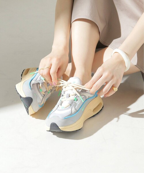 IENA(イエナ)の「【NIKE/ナイキ】ウィメンズ エアマックスブリス(その他・グレーA/23/23.5/24/24.5/25)」の3枚目の写真