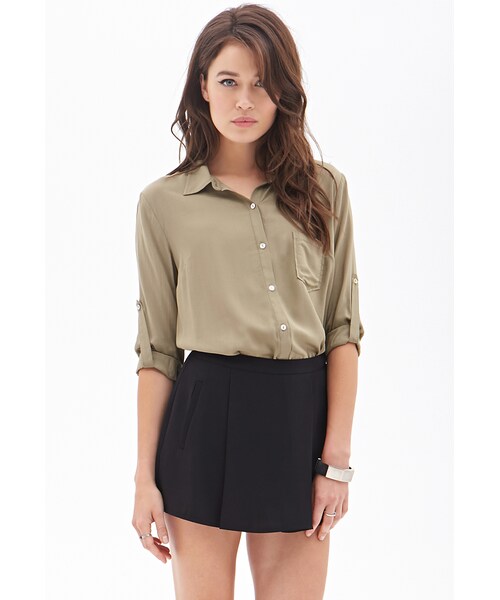 FOREVER 21(フォーエバー トゥエンティーワン)の「プリーツウーブンショートパンツ(パンツ・レディース・BLACK・Small/Medium/Large)」の1枚目の写真